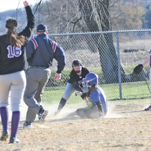 BV softball vs Mondovi