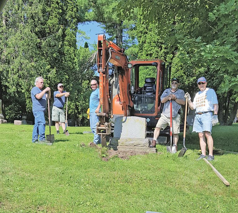 Mound Cemetery Rehab volunteers The Tribune Press Reporter