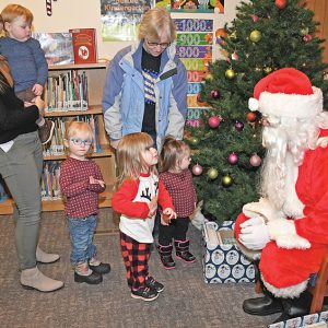 2019 Santa at GC Library Graese family
