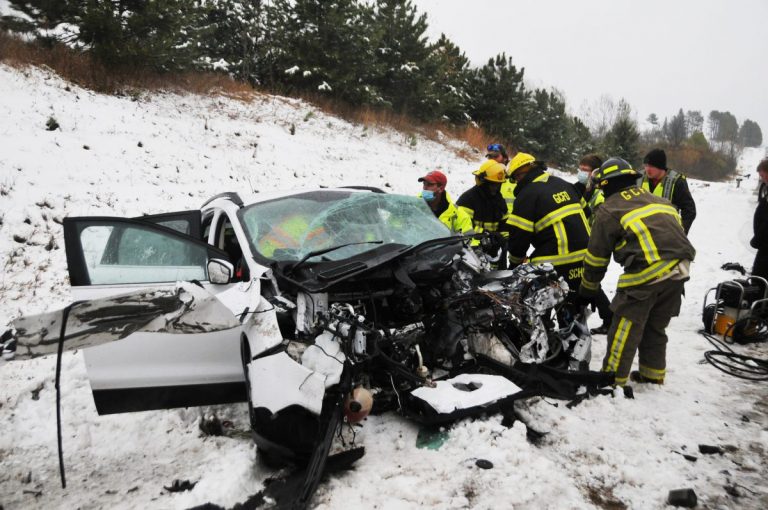 Three injured when plow truck and car collide The Tribune Press Reporter