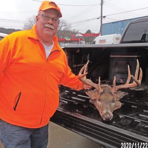 Gary Standaert buck photo