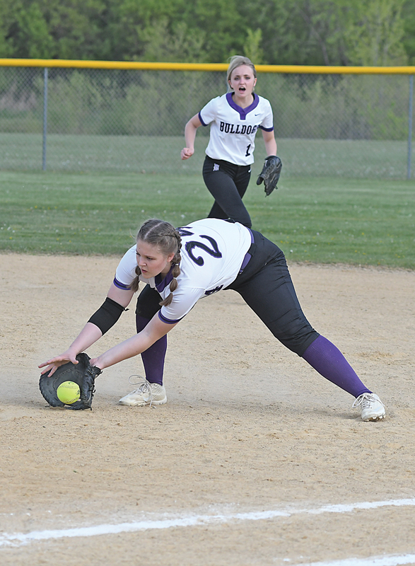 Elk Mound SB vs Boyceville Hailey Hellendrung