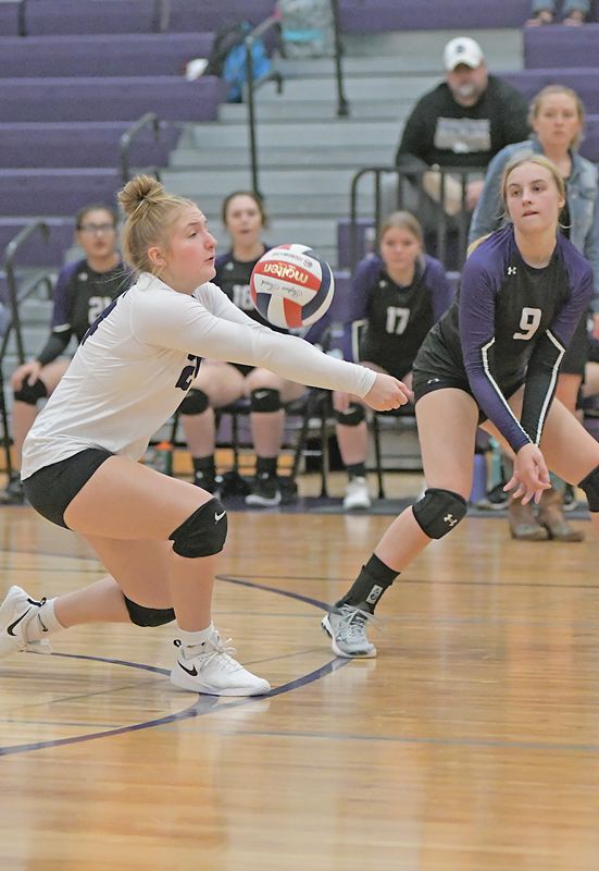 BOYCEVILLE Libero Hannah Dunn received a served during the Bulldogs' home match versus rival Glenwood City October 12. The Bulldogs prevailed in five sets. —photo by Shawn DeWitt