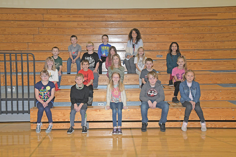 MRS. HOVDE’S 3RD GRADE CLASS — Front row (L to R): Gabrielle Anderson, Patrick Clay Jr., Arizona Flatland, Gavin Glaser and Leni Guidaboni. Second row (L to R): Nevaeh Gust, Bentley Halopka, Tatum Hendricks, Colt Holerud and Presley Kittilson. Third row (L to R): Jake Knutson, Nicholas Radunz, Rozelle Seehaver, Stella Tschida and Alana Velez. Back row (L to R): Lucas Wahl, Isaac Wuollet and Mrs. Hovde. Not pictured is Hunter LaHaie. —photo by Shawn DeWitt 
