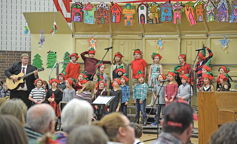 Colfax_Elementary_Christmas_First_grade_elves_2_Dec_2018